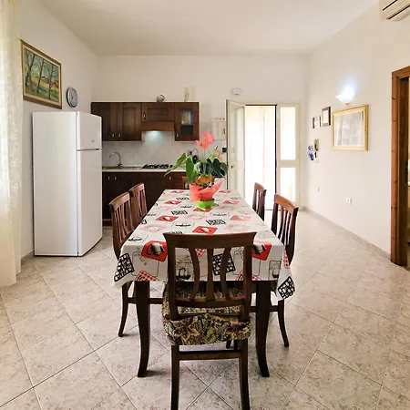 Vico House 3 公寓 马达莱纳