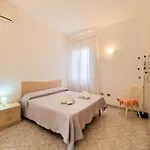 Vico House 3 *
