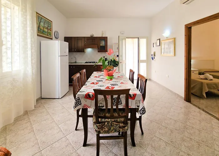 Vico House 3 Apartman La Maddalena